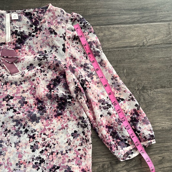 LC Lauren Conrad Floral Top Size Medium - Picture 9 of 11